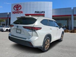 2022 Toyota Highlander Hybrid Bronze Edition